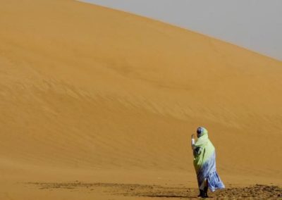 A migliaia abbandonati nel Sahara, così l’Algeria riduce la pressione migratoria
